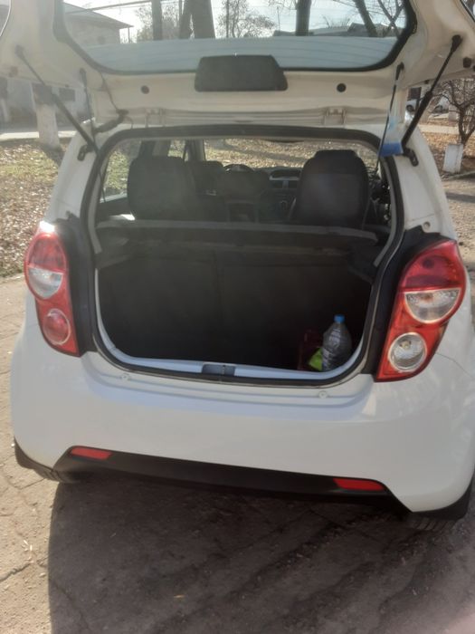 Chevrolet spark 2016. Moshina o'zimniki. Salondan. Faqat benzida yurga