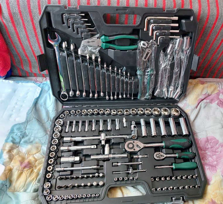 Продам набор инструментов