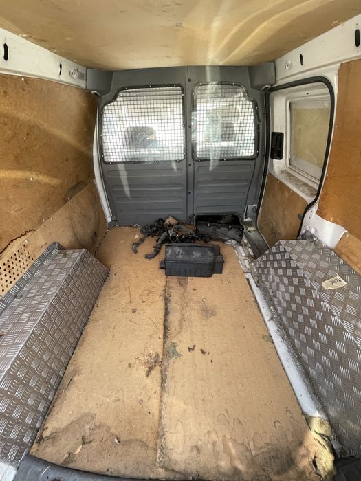Фолксваген кадди /volkswagen caddy 2.0 d 2006 г. продадени оборудван двигател и кутия