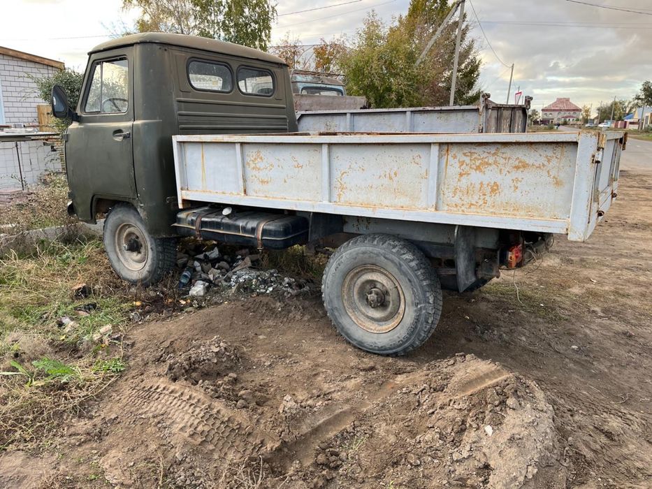 Продам УАЗ 3303 бортовой