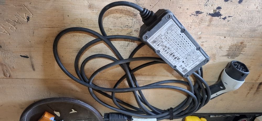 Încărcător auto Mercedes