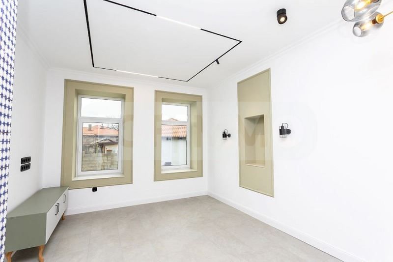 Продава се Къща в Каварна - 234 кв.м за 1411 €/кв.м - Снимка #8