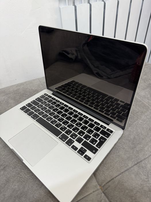 MacBook Pro 13 идеалной состаение за 150 тыс