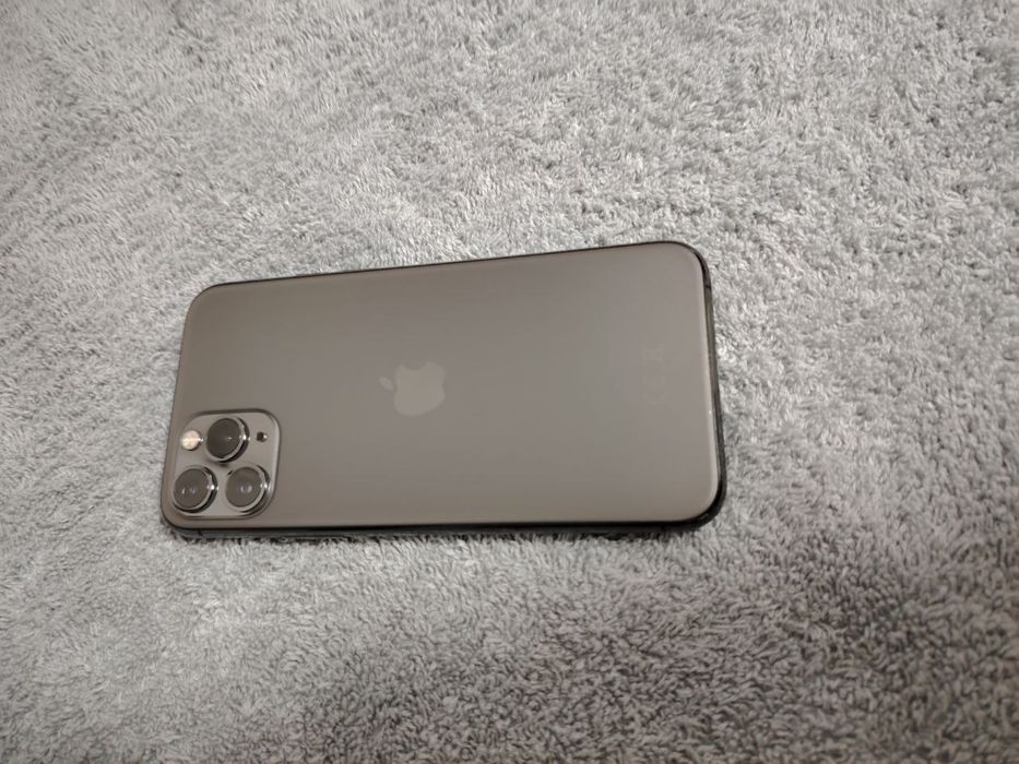 iPhone 11 pro (не дорого)