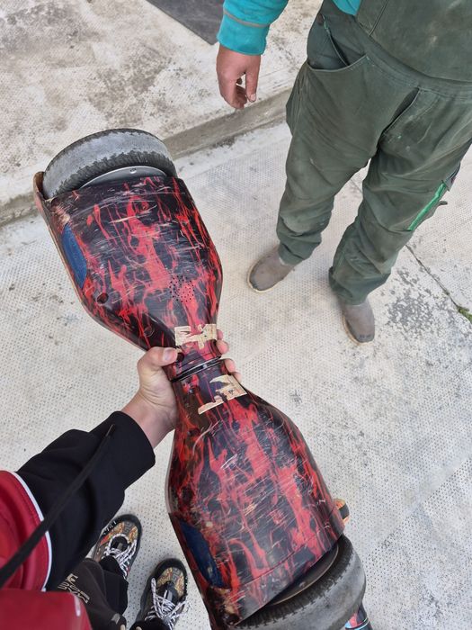 Vand 2 Hoverboard -uri la 400 lei