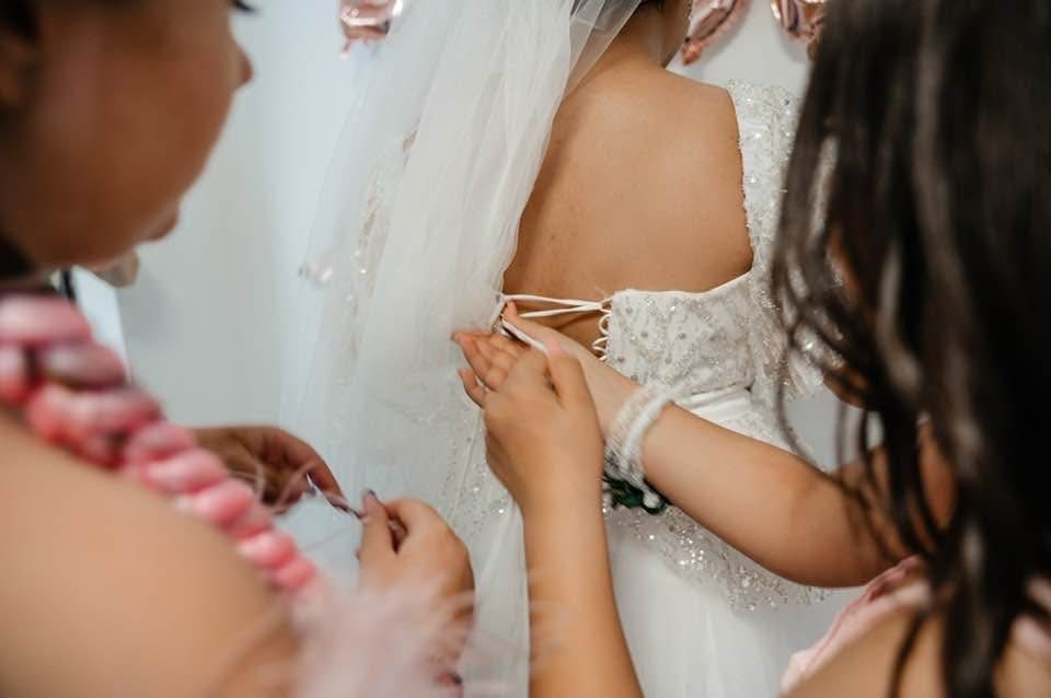 Vand urgent rochie de mireasa