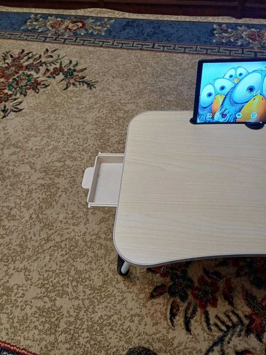 Складной стол для ноутбука