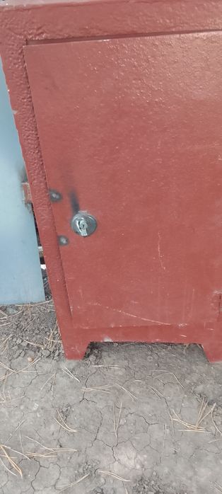 Продам  сейф б/у. За 50000 тенге.