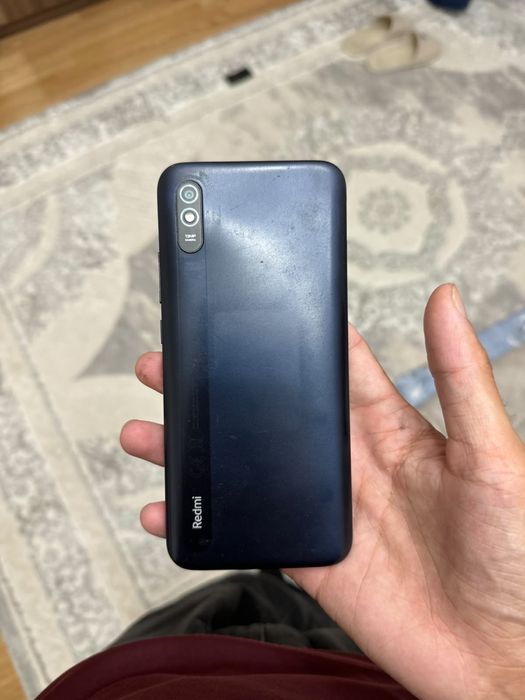 Телефон Redmi.