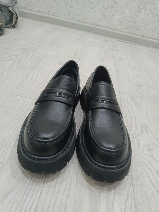 Новые мужские туфли