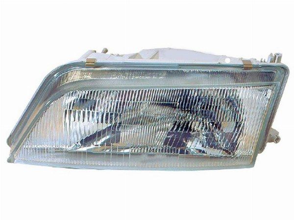 Фара Nissan Cefiro