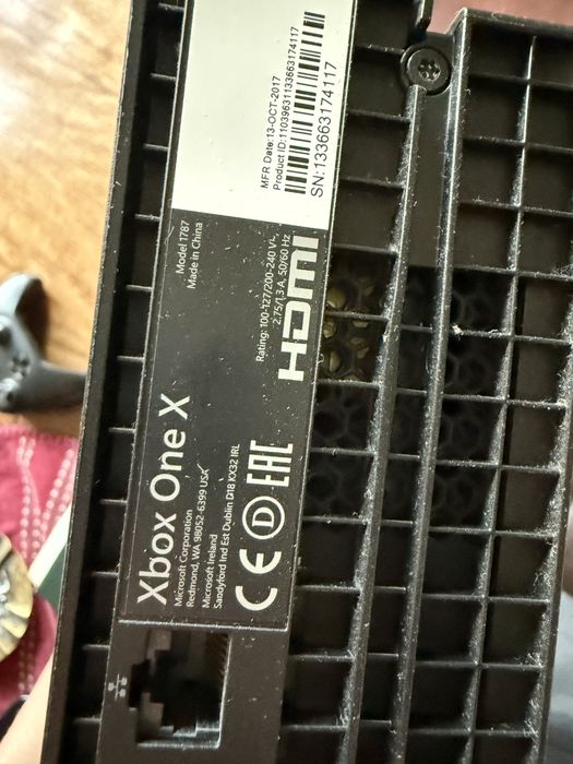 Конзола Xbox One X