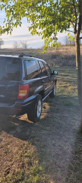 Vând jeep grand cherokee