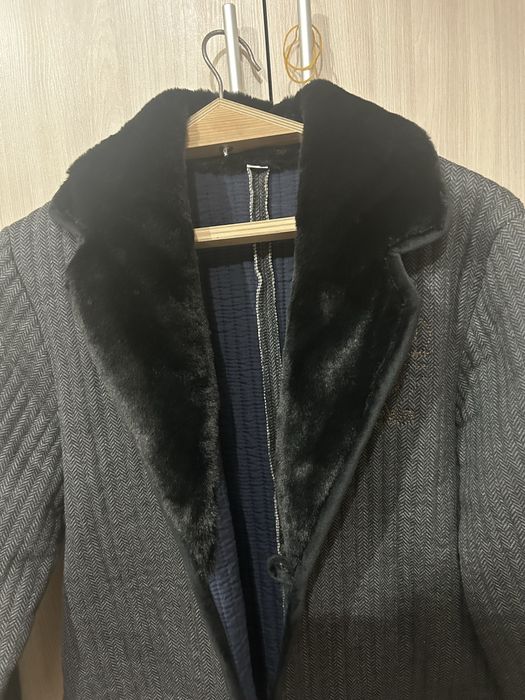 Димесезонная мужская куртка