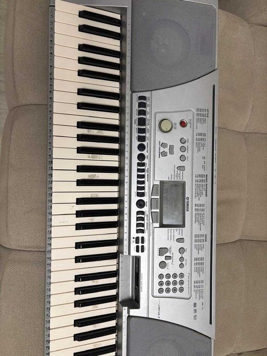 Продам синтезатор Yamaha PSR-450