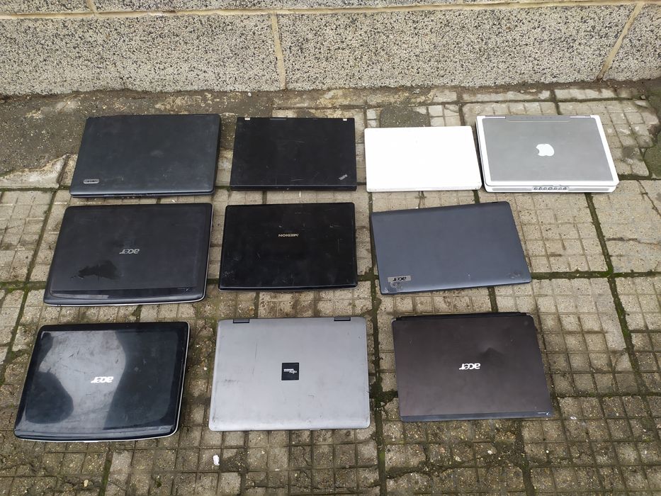 Лот лаптопи 10 броя