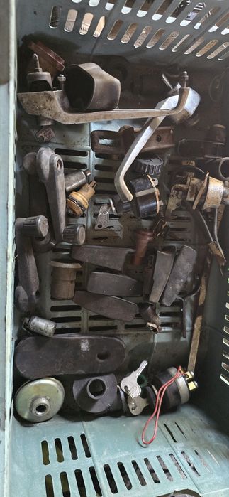 Trabant, piese trabant