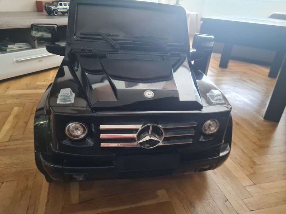 Акумулаторен джип Mercedes Benz