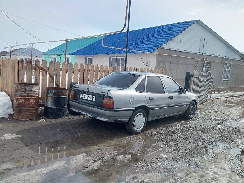 Опель вектра седан 1992года