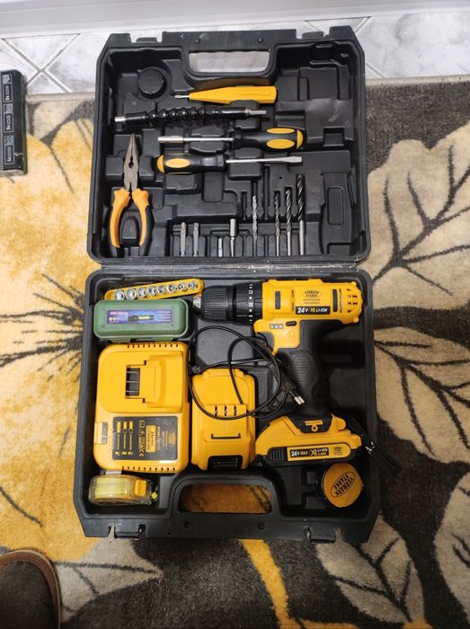 Немски Акумулаторен винтоверт