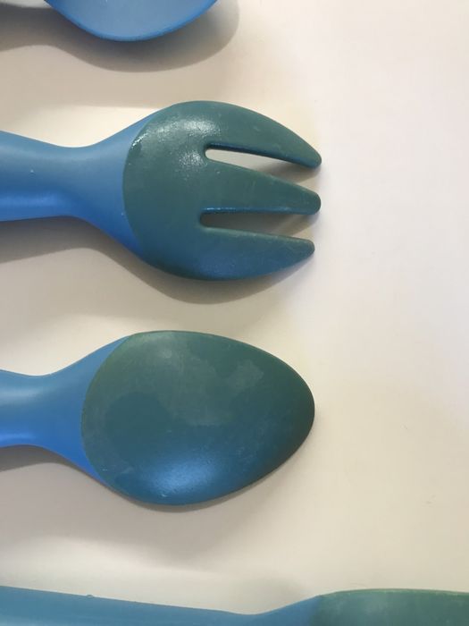 EZPZ силиконова посуда за захранване - чинийка и прибори