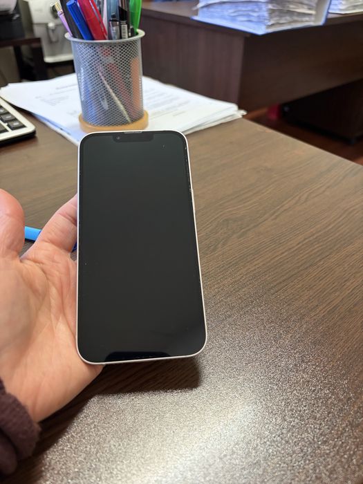 Продавам Iphone13