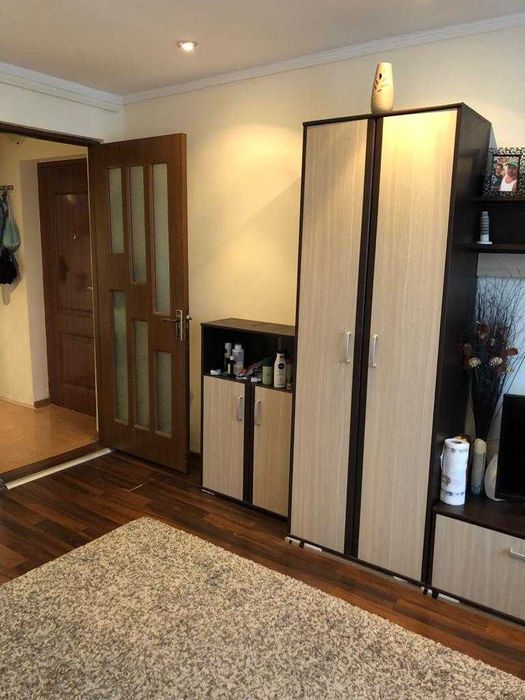 inchiriez apartament doua camere numai pentru elevi la scoala