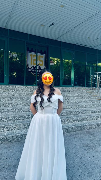 Белое платье на 25 мая одевала только 1 раз