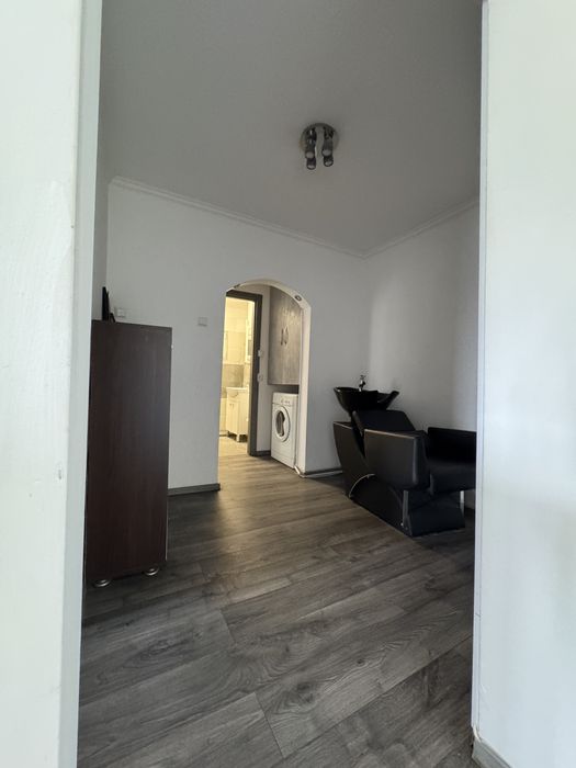Inchiriez spatiu comercial