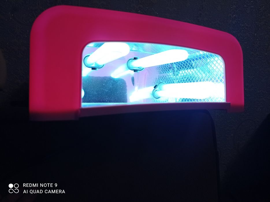 Лампа для маникюра и педикюра