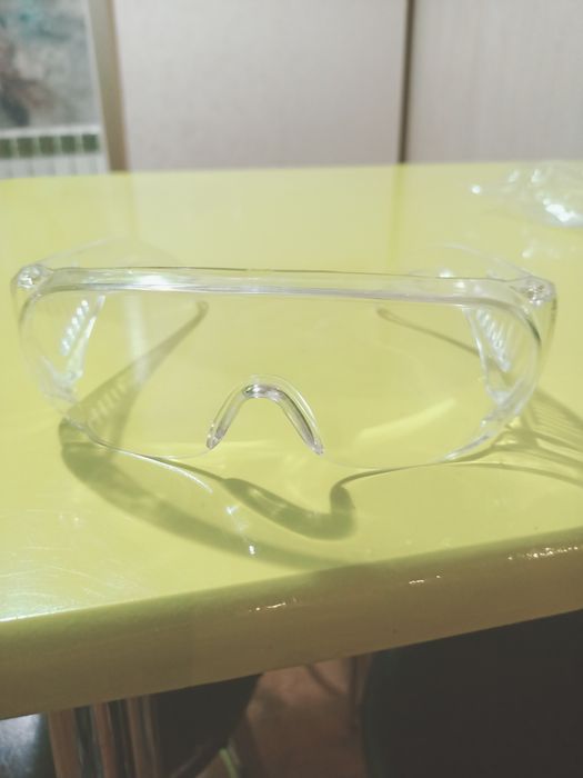 Продаются очки защитные
