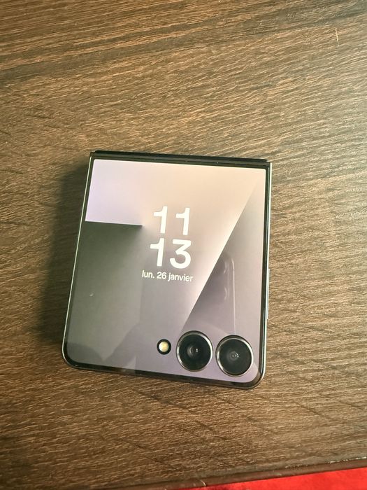 Vand Samsung z flip7