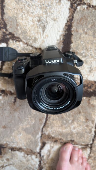 Panasonic Lumix FZ2000
