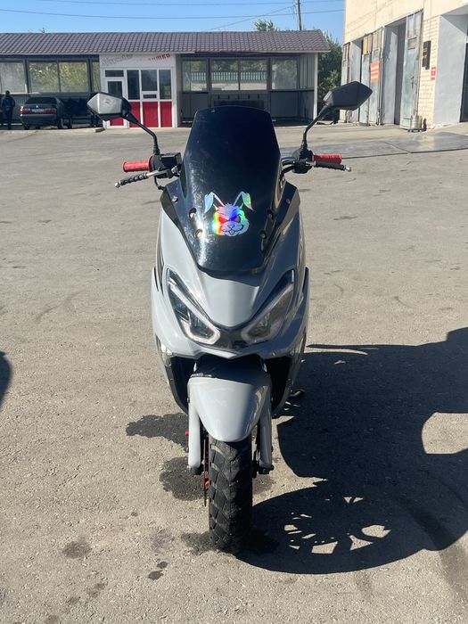 Продам скутер макси 150 куб