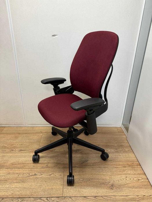 Refurbished Steelcase Leap V2 Bordeaux