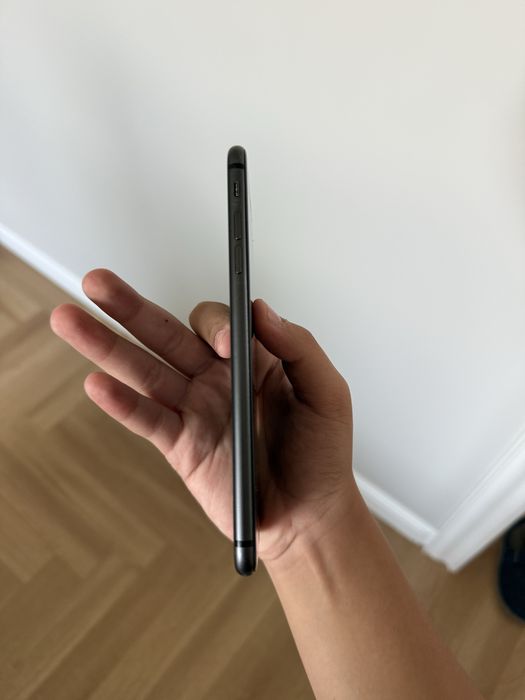 iPhone 8+ 64gb.