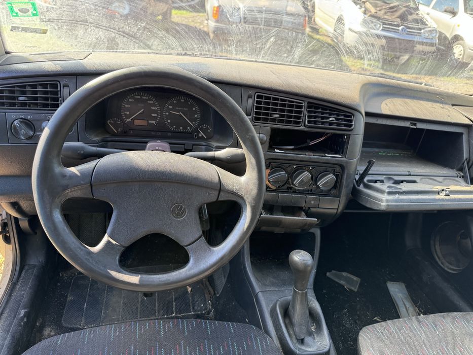 VW Golf 3 1.4 i 75hp 1995г На Части