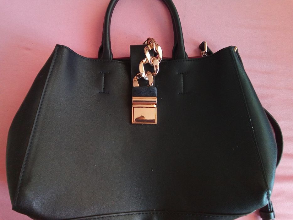 Дамски чанти различни големини модели цветове