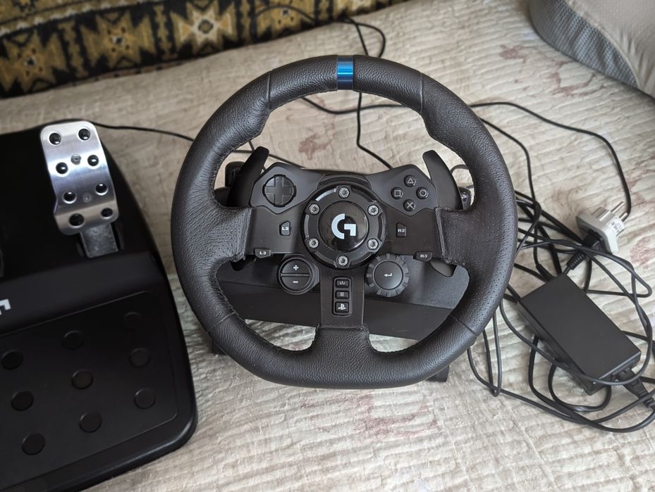 Игровой руль Logitech G923 Trueforce + педали (с коробкой)