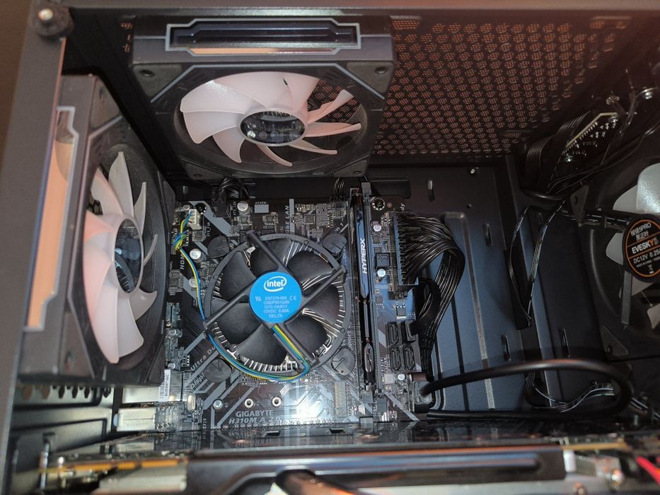 Vând PC in stare bună