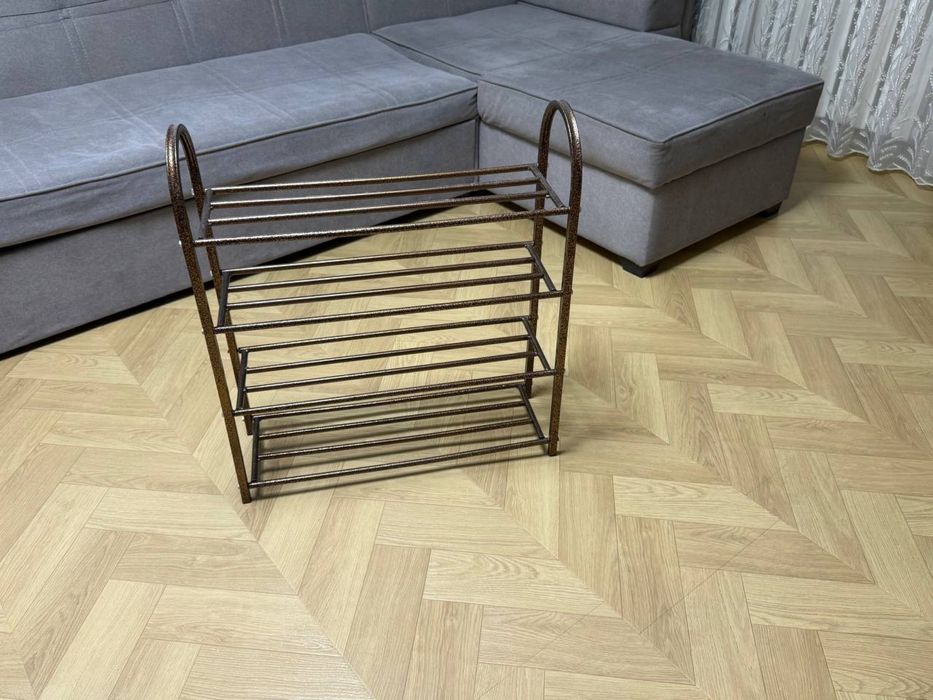 Продаются металлические этажерки для обуви