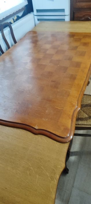 Дървена маса с 6 броя столове