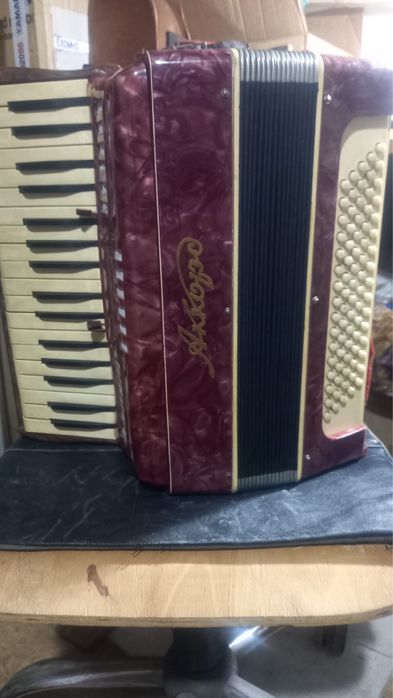 Продам аккордеон