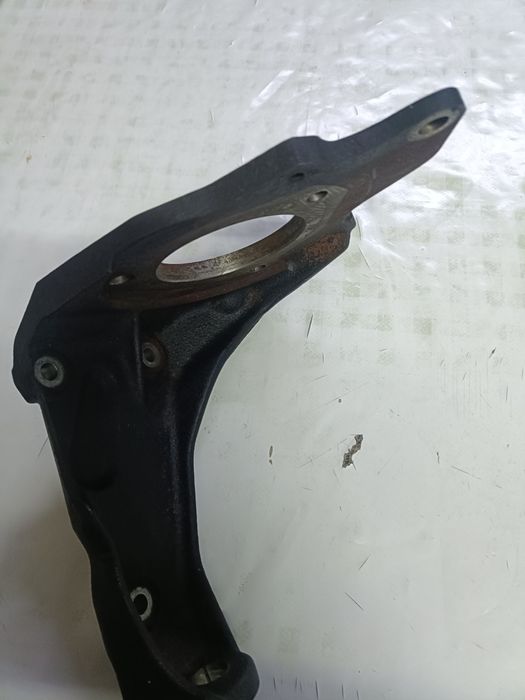 Кронштейн ТНВД двигателя volkswagen,audi