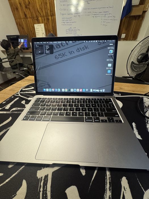 Macbook air31 M1 256