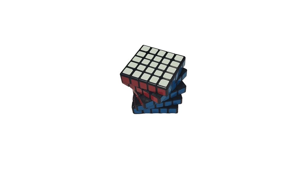 7 ta kubik rubiklar jamlanmasi.