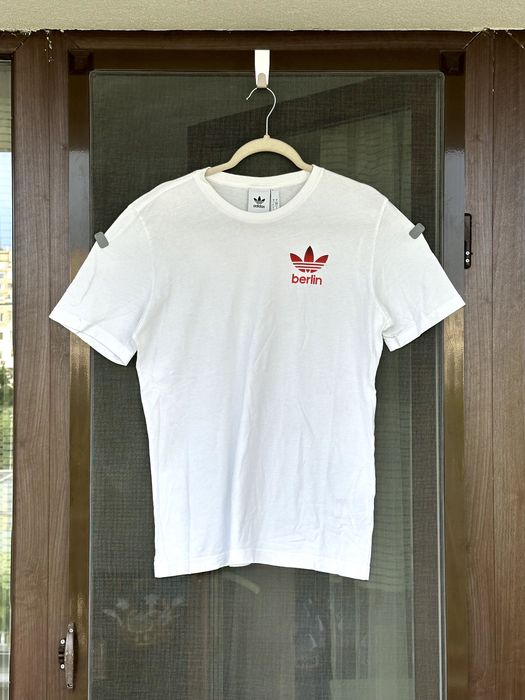 Мъжка тениска Adidas Originals (Berlin) - размер S, Отлично състояние