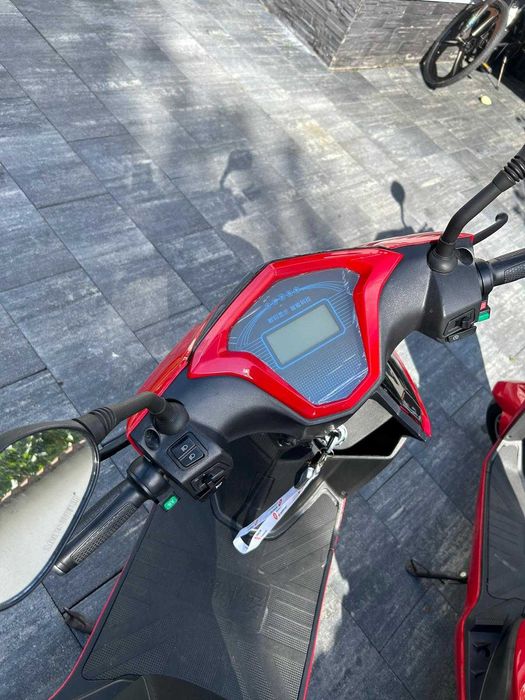 Scuter electric .ambele la 4500 lei