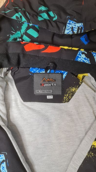 Продам демисезонные куртки на мальчика