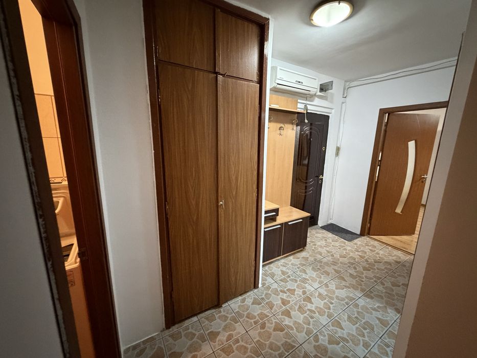 Inchiriez apartament